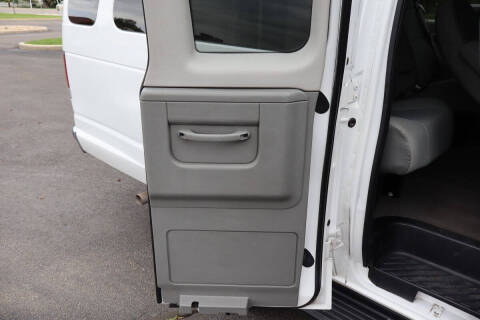 2010 Ford E-Series E-350 SD