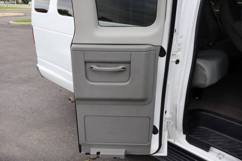 2010 Ford E-Series E-350 SD