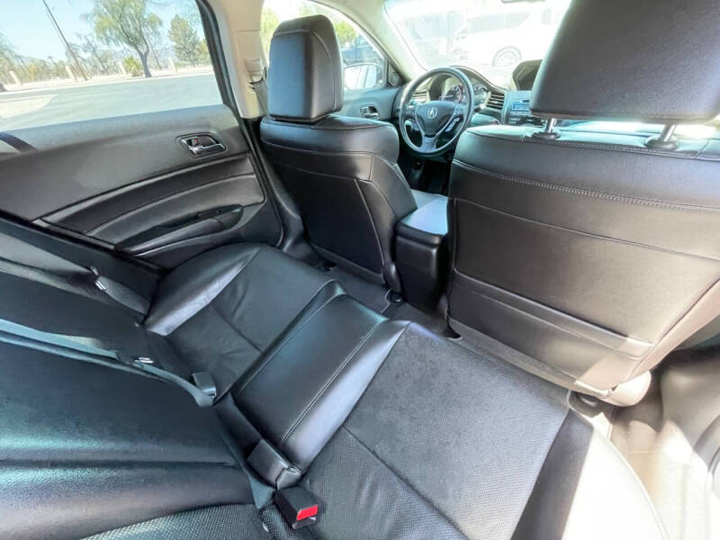 2013 Acura ILX 2.0L w/Tech