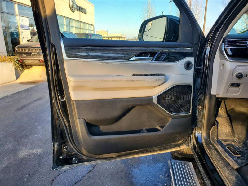 2022 Jeep Wagoneer Series III