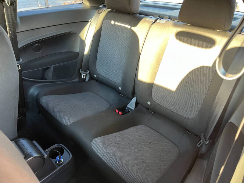 2014 Volkswagen Beetle 2.5L Entry PZEV