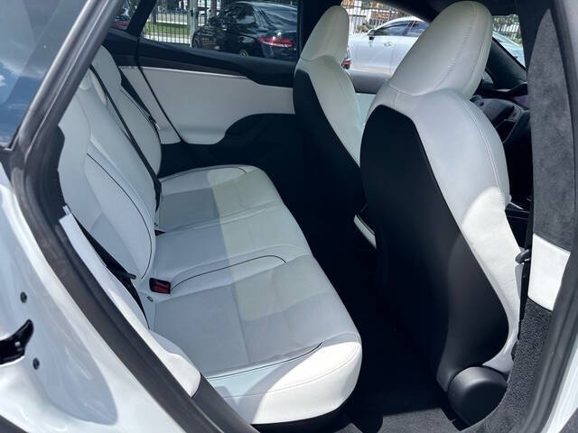 2022 Tesla Model S 21