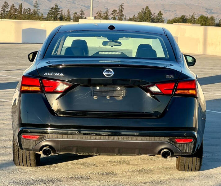 2022 Nissan Altima SR photo 6