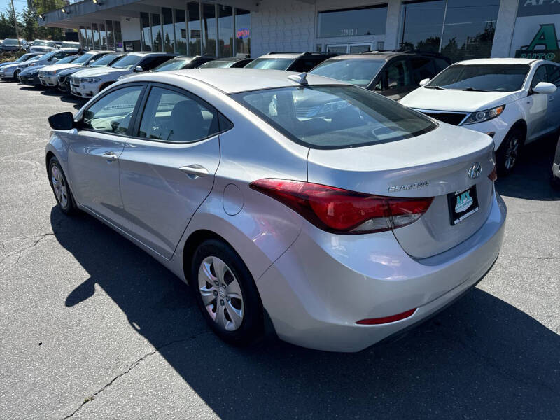 Used 2016 Hyundai Elantra SE with VIN KMHDH4AE0GU589724 for sale in Edmonds, WA