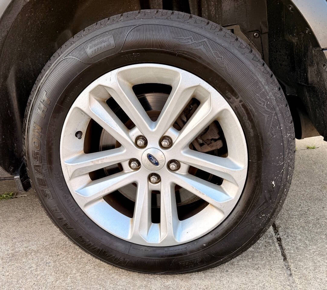 Black 2014 Ford Explorer XLT AWD XLT 4dr SUV 39