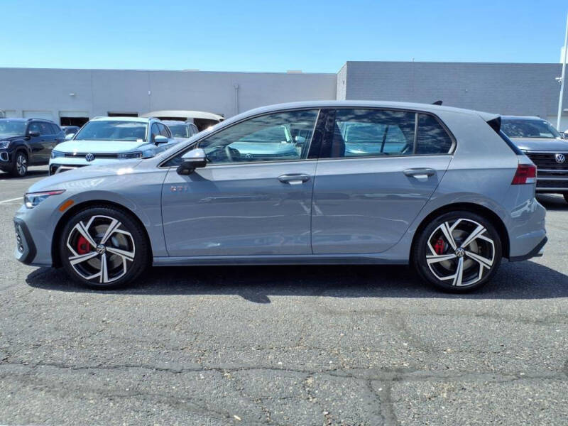 2025 Volkswagen Golf GTI SE