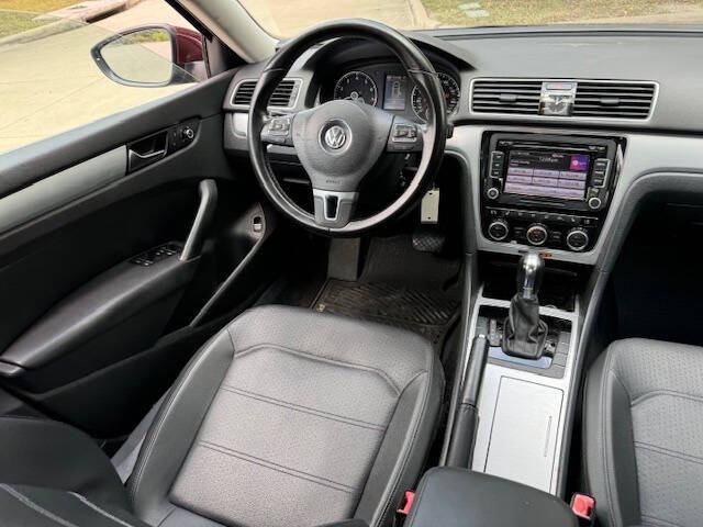 2012 Volkswagen Passat SE photo 22