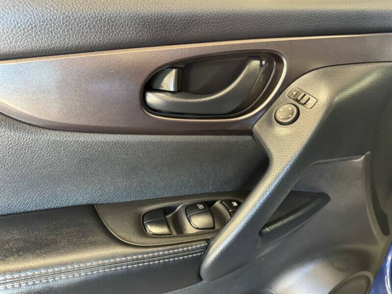 2022 Nissan Rogue Sport S