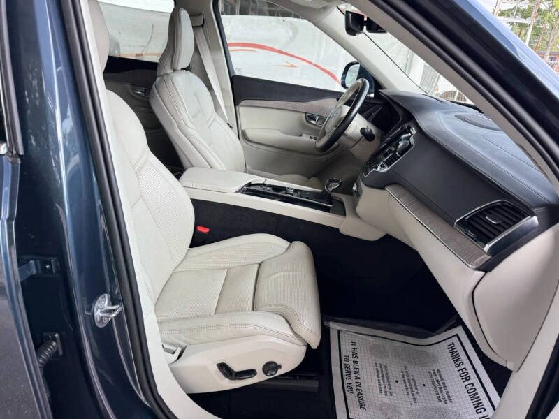 2022 Volvo XC90 T6 Inscription 7-Passenger