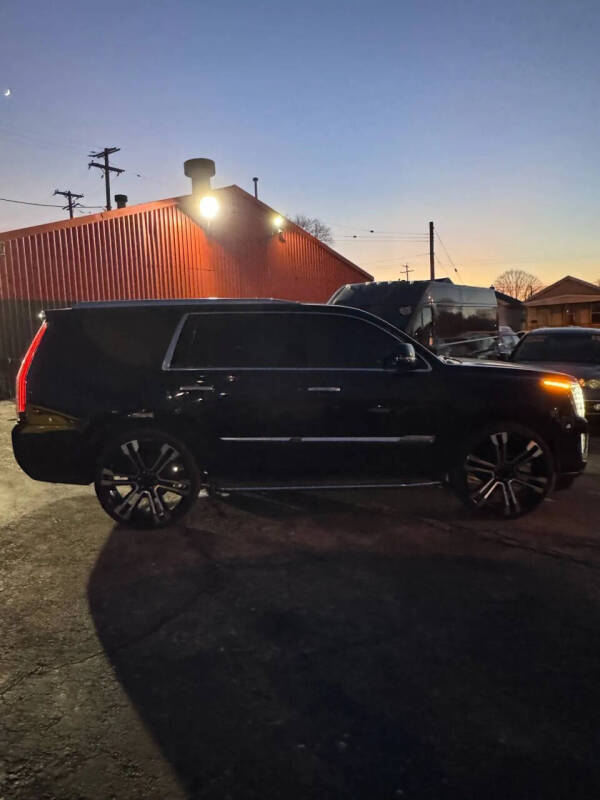 2016 Cadillac Escalade Luxury Collection