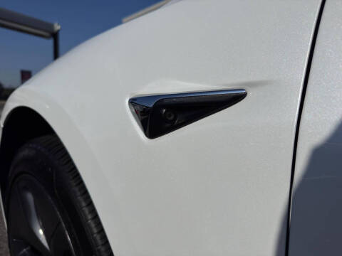2019 Tesla Model 3 Mid Range