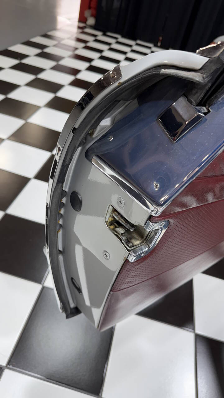 1988 Mercedes-Benz 560-Class 48