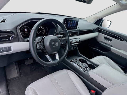 2023 Honda Pilot EX-L w/Rear Captain's Chairs