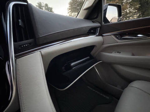 2017 Cadillac Escalade Luxury