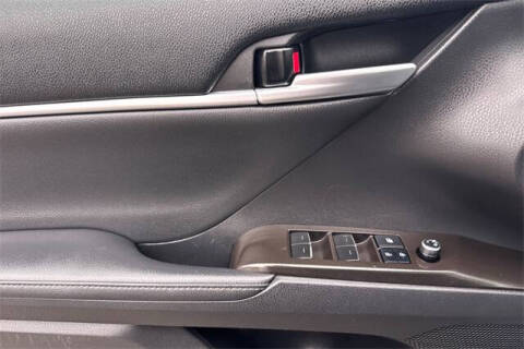 2021 Toyota Camry Hybrid XLE