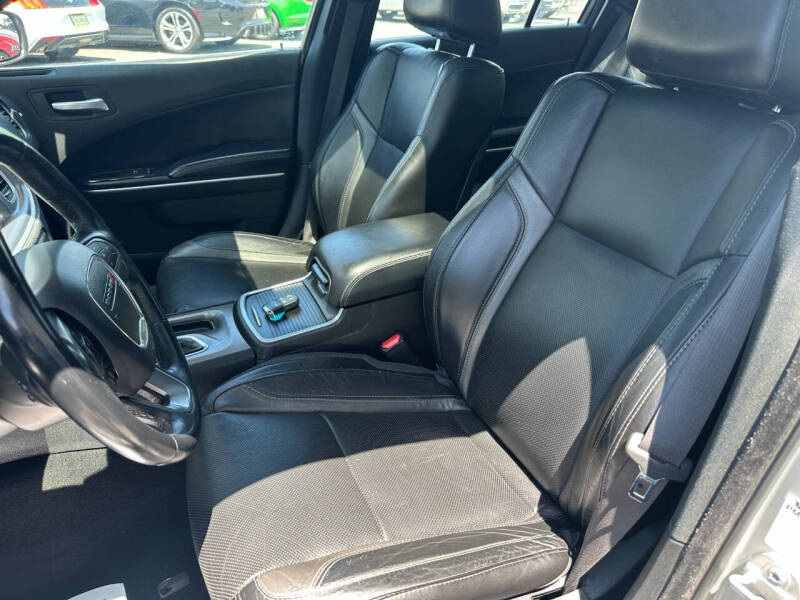 2019 Dodge Charger SXT