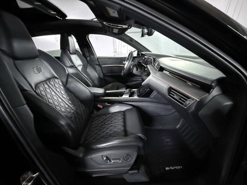 2022 Audi e-tron S quattro Premium Plus