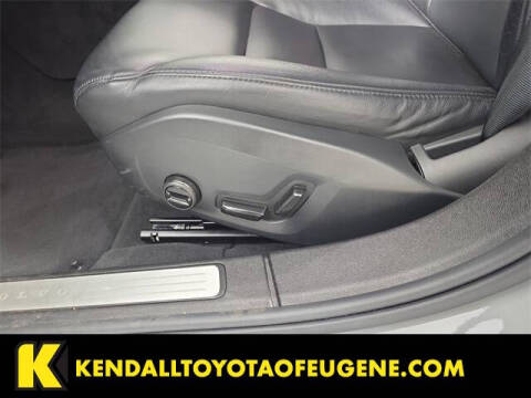 2024 Volvo S60 B5 Core Dark Theme