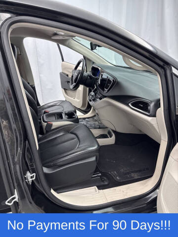 2017 Chrysler Pacifica Touring-L