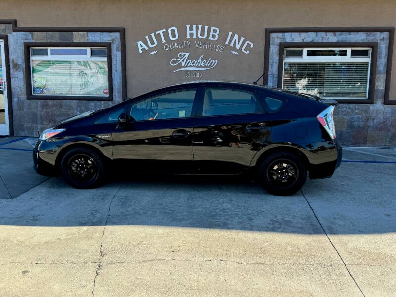 2014 Toyota Prius Two photo 6