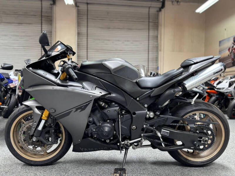 2014 Yamaha YZF-R1
