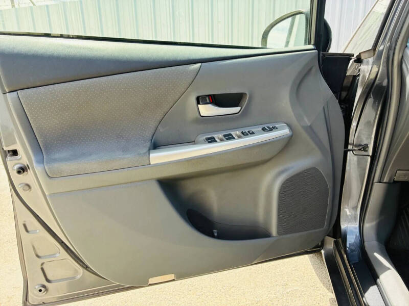 2013 Toyota Prius v Three