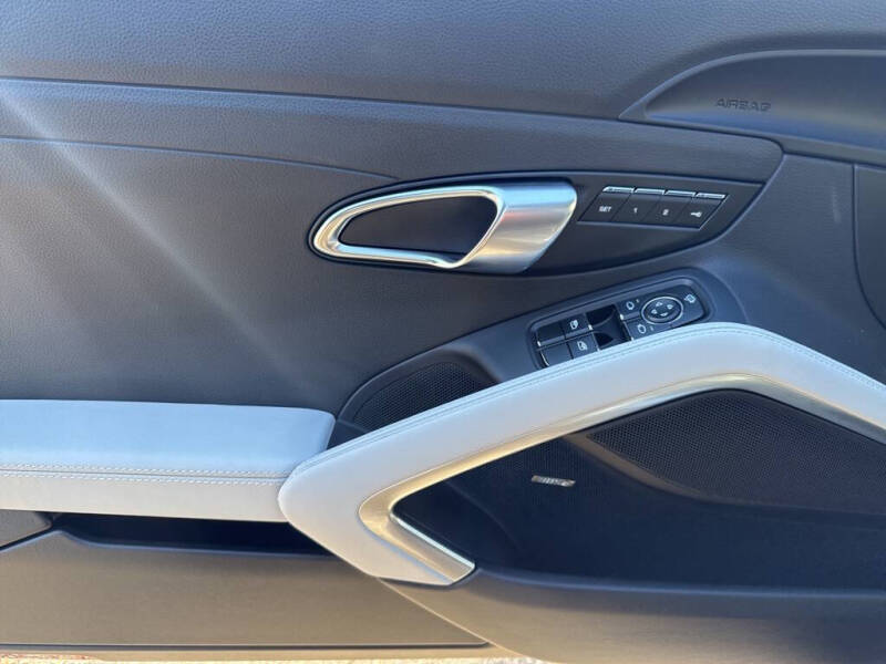 2025 Porsche 718 Boxster