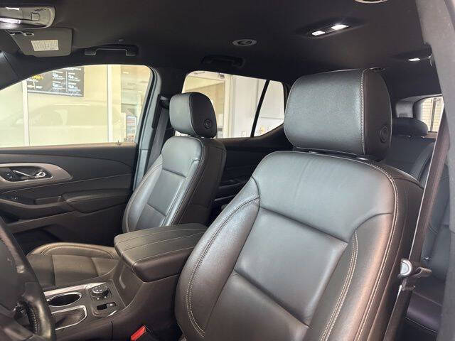 2022 Chevrolet Traverse LT Leather