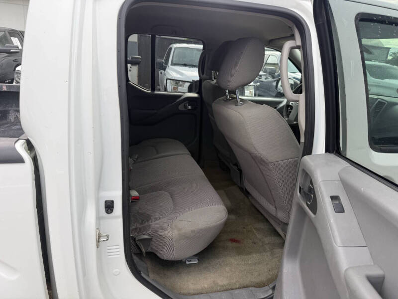 2017 Nissan Frontier SV