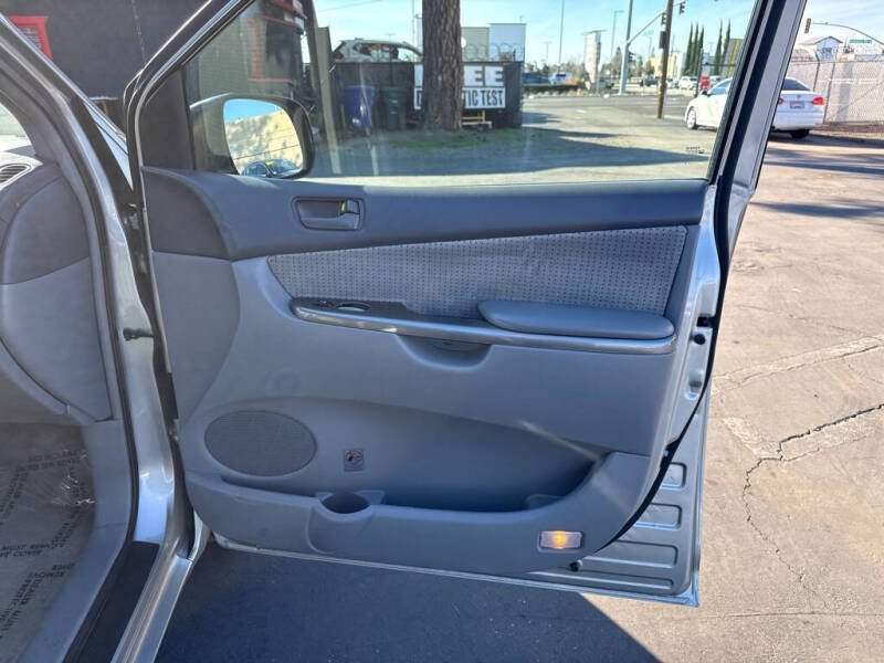 2008 Toyota Sienna CE 7-Passenger