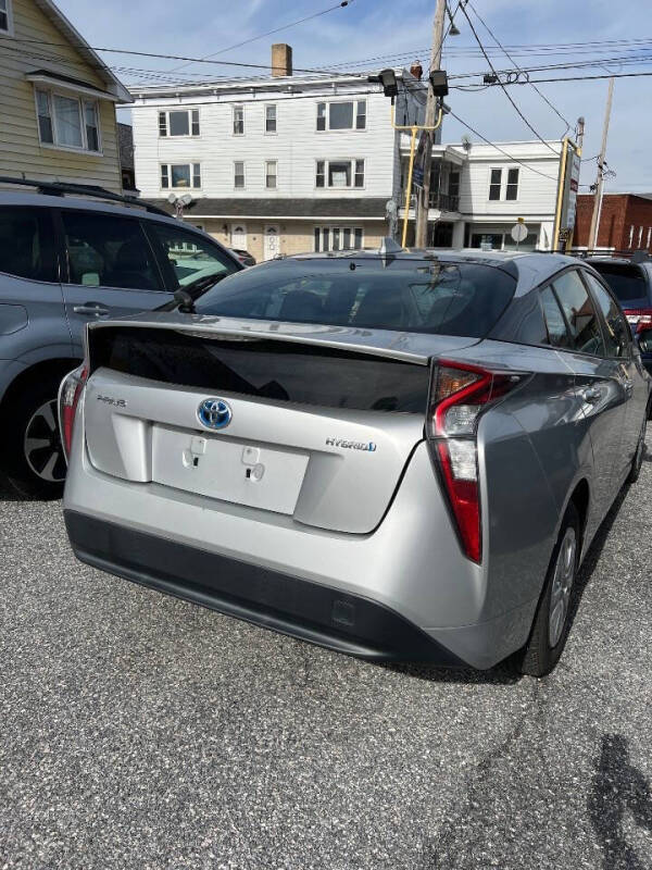 2016 Toyota Prius Two