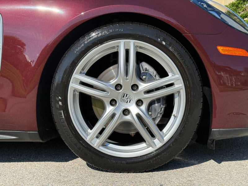 2018 Porsche Panamera 4 Executive