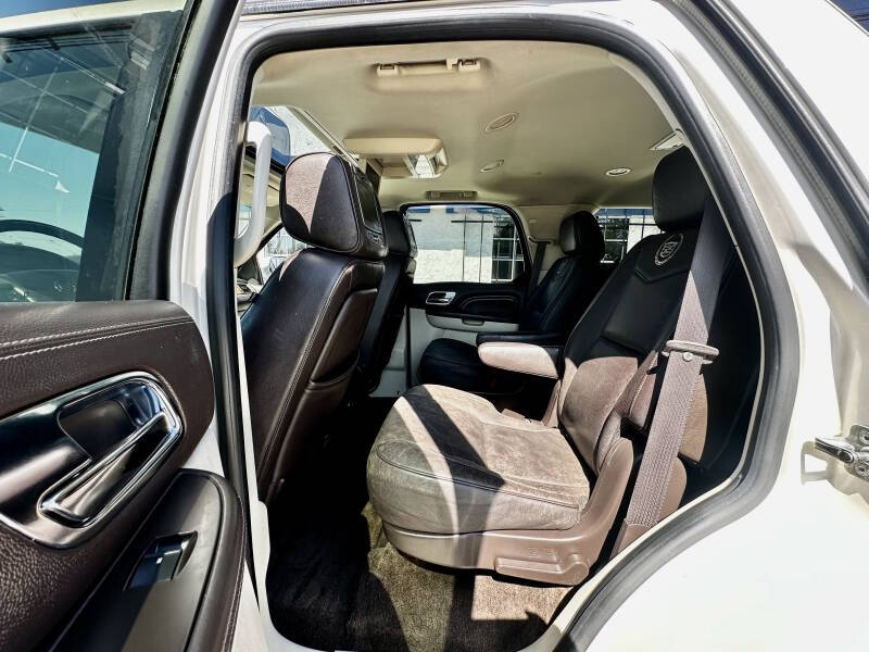 2012 Cadillac Escalade Platinum Edition