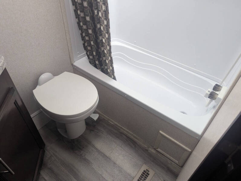 2019 Jayco Jay Flight Rocky Mt. Edition 248 / 29ft