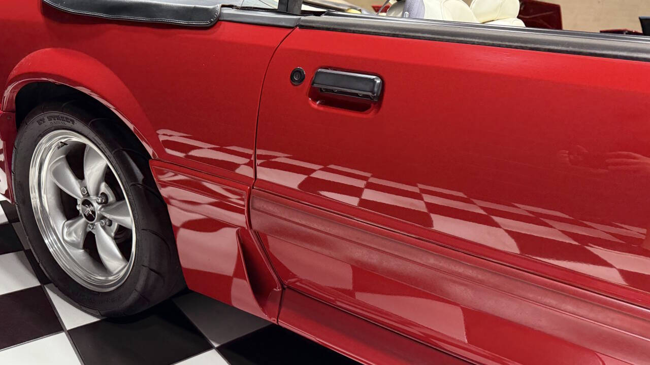 1993 Ford Mustang 33