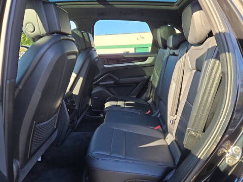 2024 Porsche Cayenne S