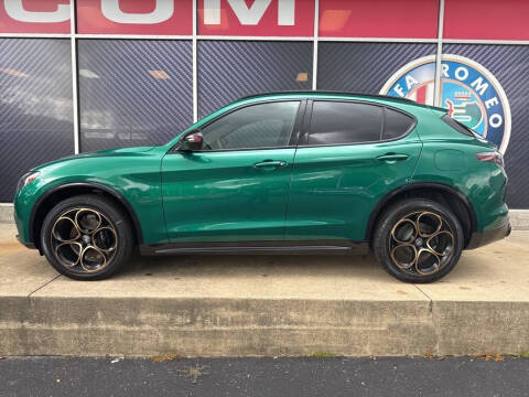 2025 Alfa Romeo Stelvio Intensa
