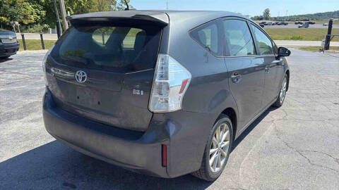 2013 Toyota Prius v Five