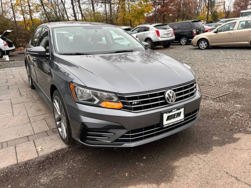 2017 Volkswagen Passat 1.8T R-Line