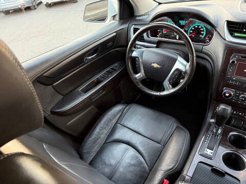 2017 Chevrolet Traverse LT