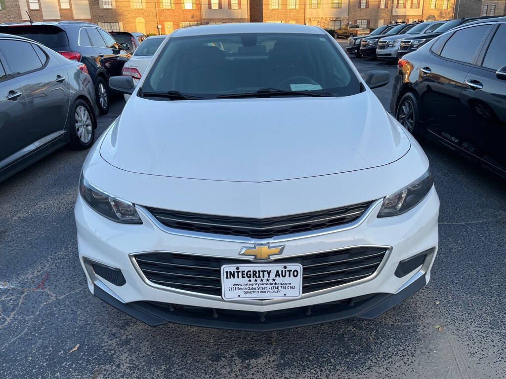 2018 Chevrolet Malibu for sale at INTEGRITY AUTO in Dothan, AL