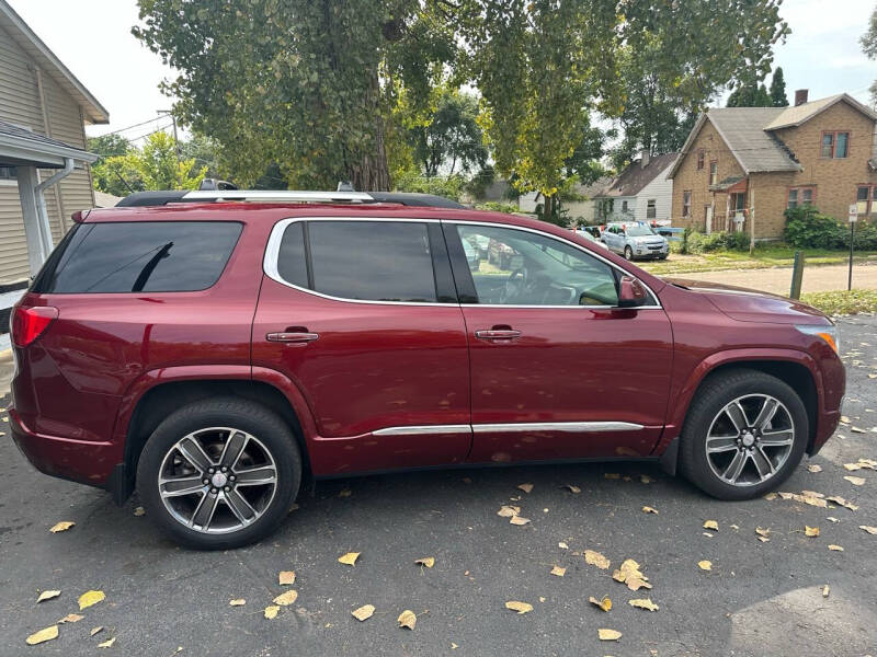 2017 GMC Acadia Denali photo 7