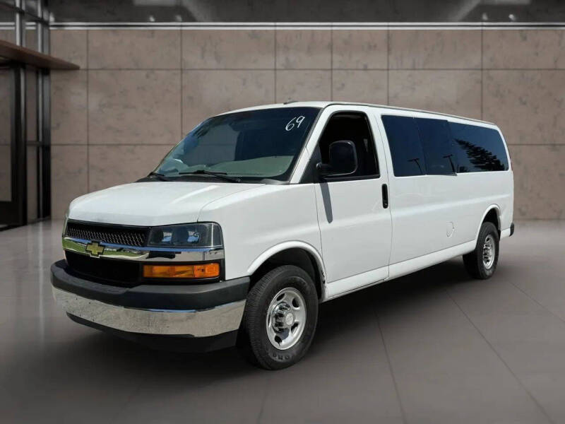 2017 Chevrolet Express LT 3500