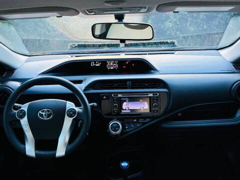 2015 Toyota Prius c One