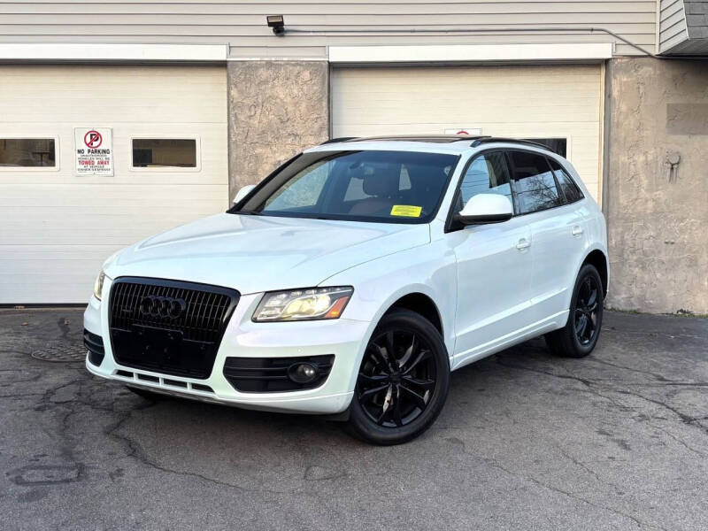 2011 Audi Q5 2.0T quattro Premium Plus