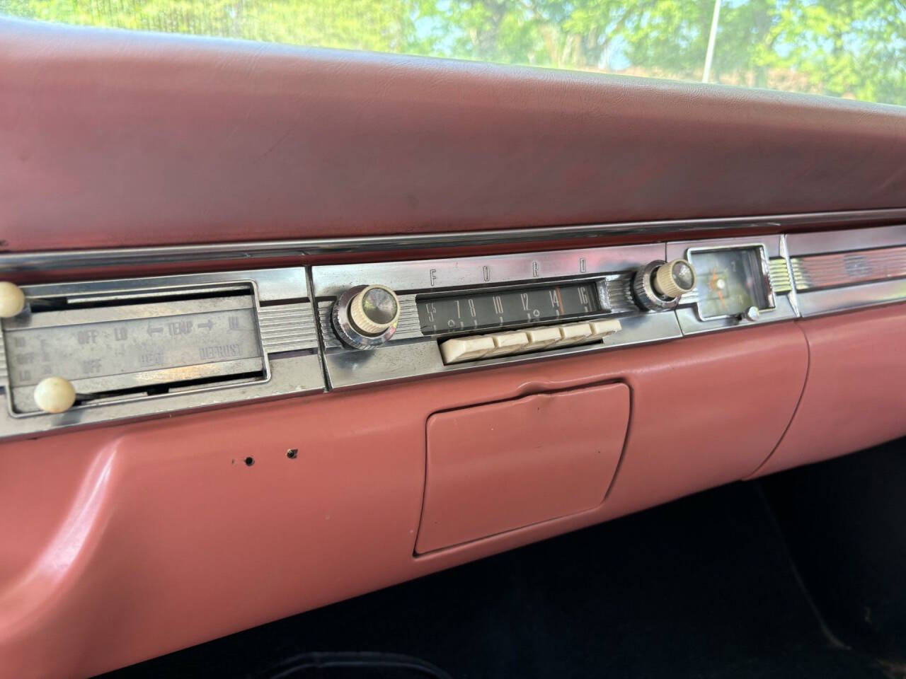 1959 Ford Fairlane 28