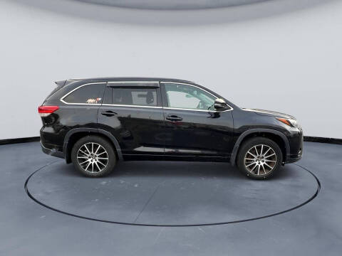 2017 Toyota Highlander SE