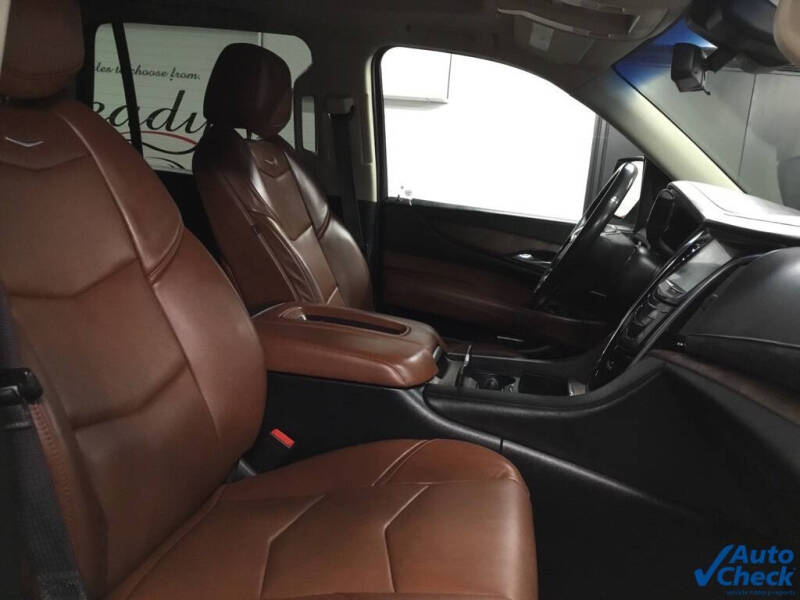 2017 Cadillac Escalade Luxury