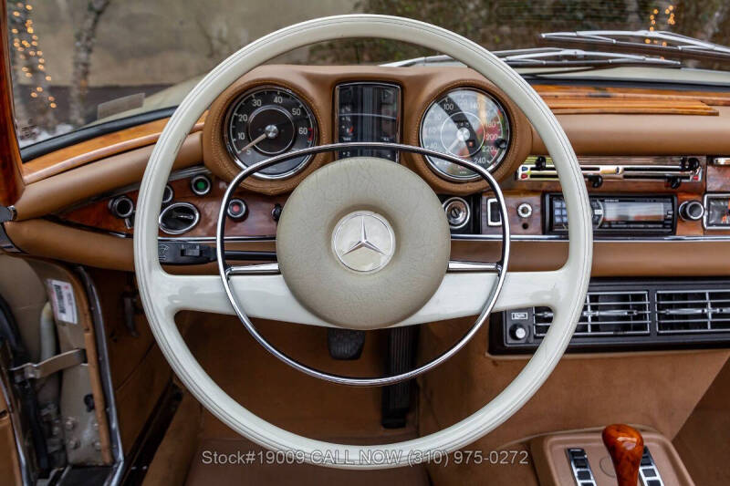 1970 Mercedes-Benz 280-Class