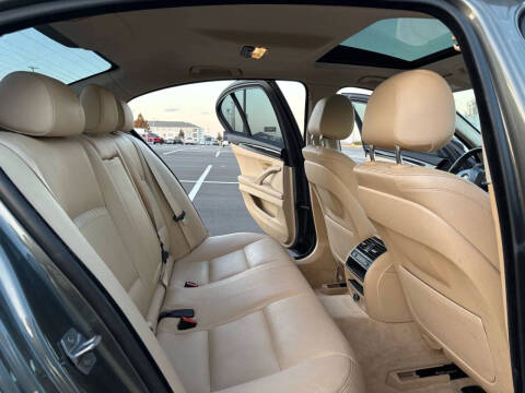 2015 BMW 5 Series 528i